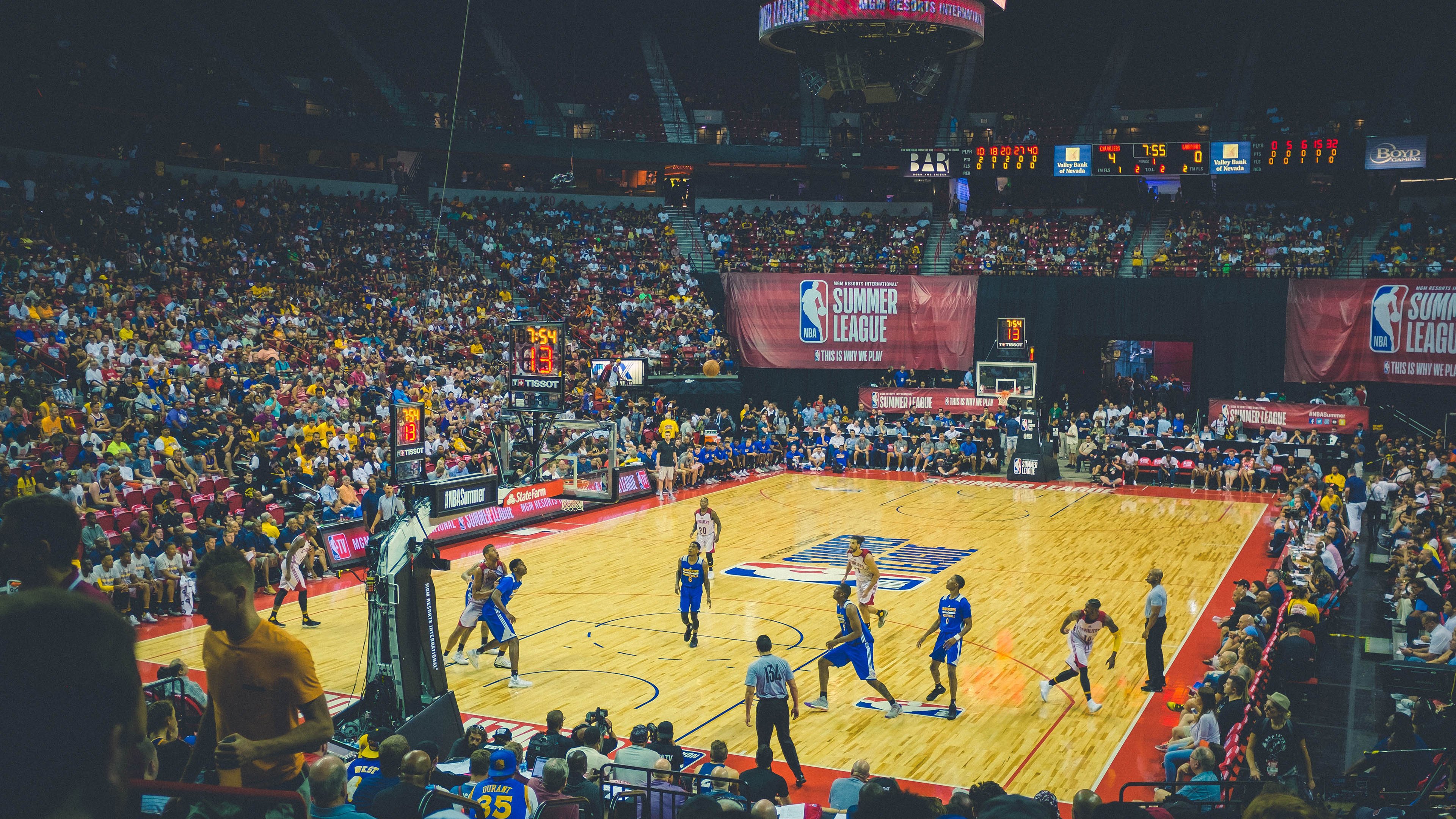 范弗利特爆发破局，尼克斯战术体系全面压制深圳队